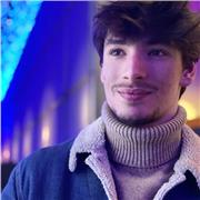 Laureato al CPM Music Institute impartisce lezioni di Composizione, Teoria & Armonia, Solfeggio, Storia della musica Classica e P